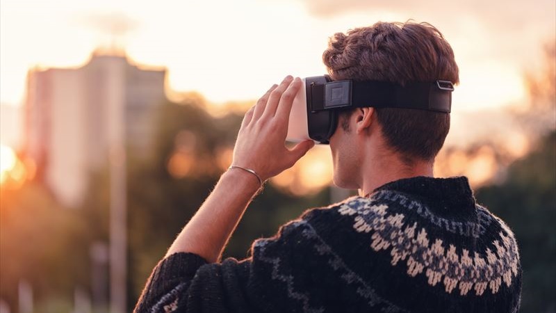 VR技術の上位版? MR技術で実物大の建物を出現させる